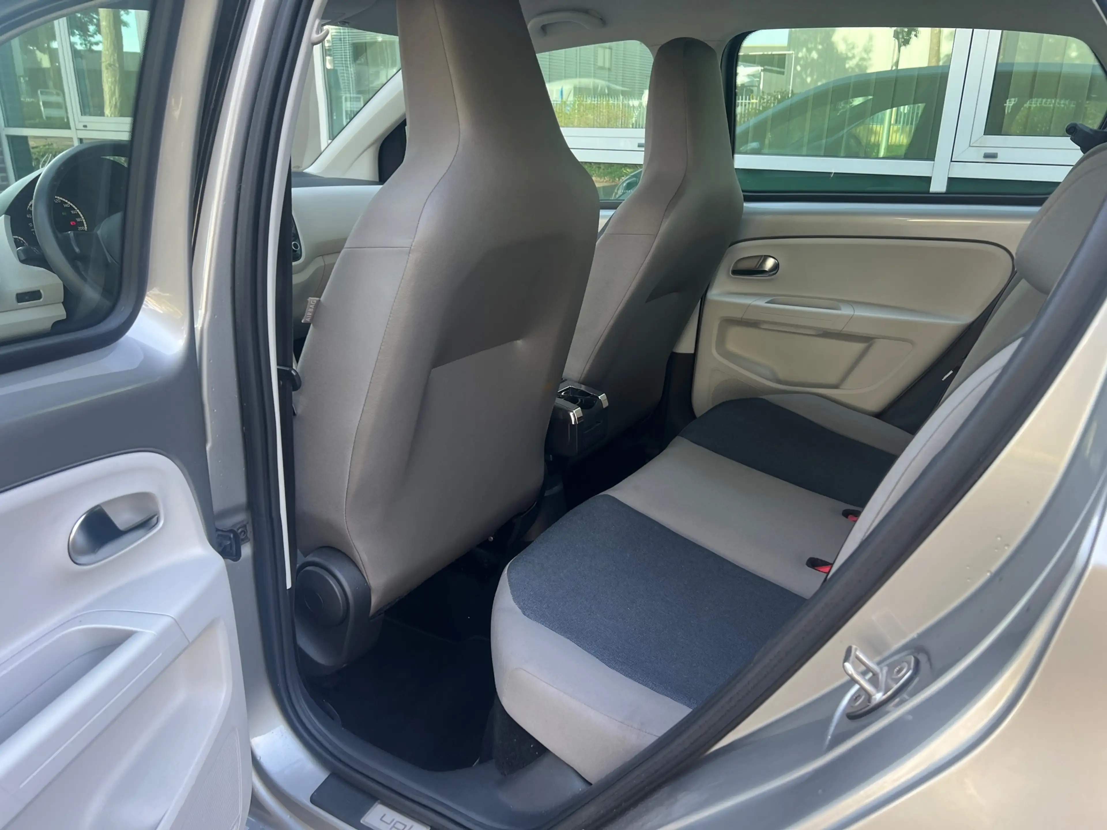 Volkswagen up! 1.0 - AUTOMAAT - NAVIGATIE - 44.000 KM ! — photo 11