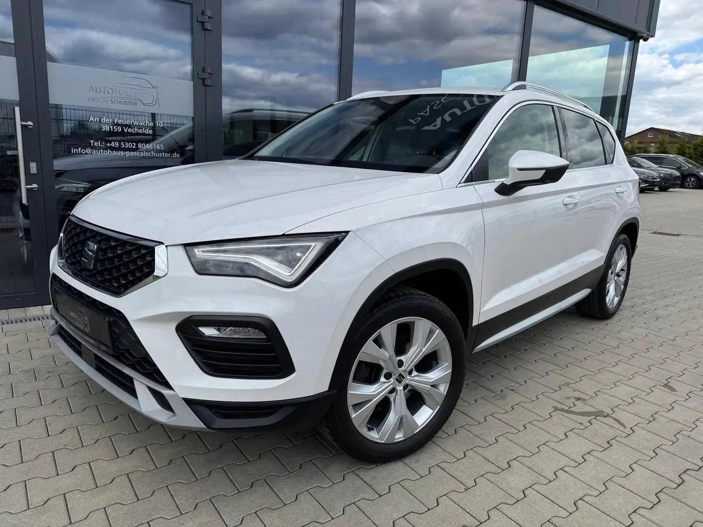 SEAT Ateca Xperience 4Drive 2.0 TSI/DSG/VIRTUAL/AHK/ Wit - 2