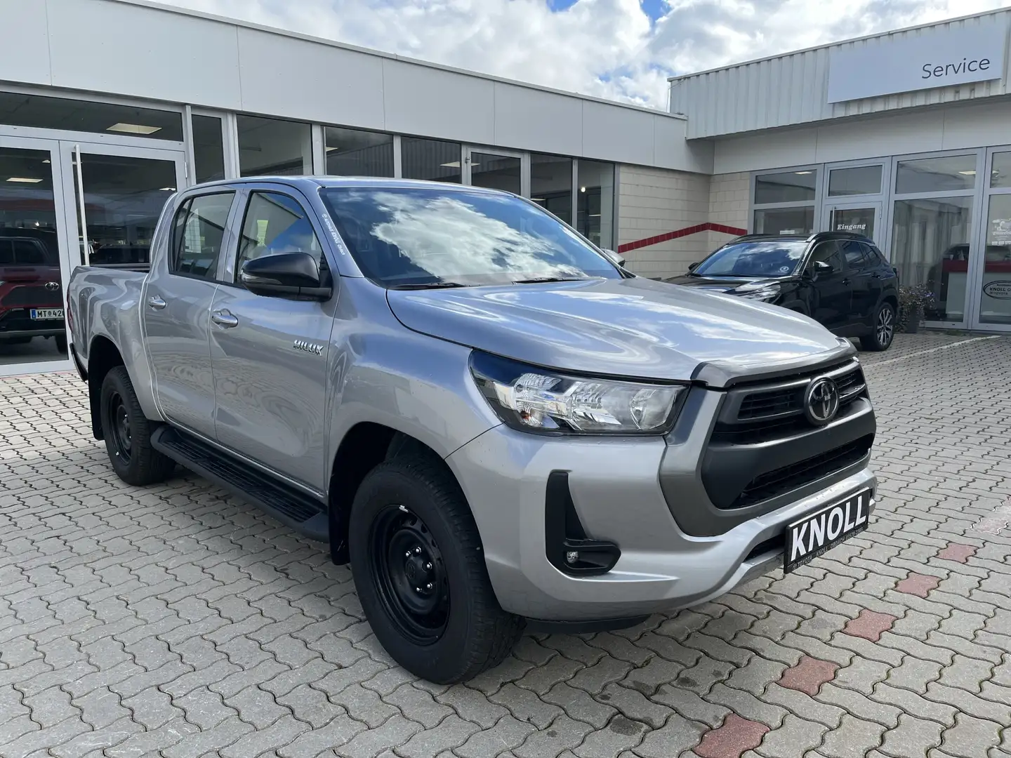 Toyota Hilux 2,8D Double Cab Country 4x4 Silber - 1