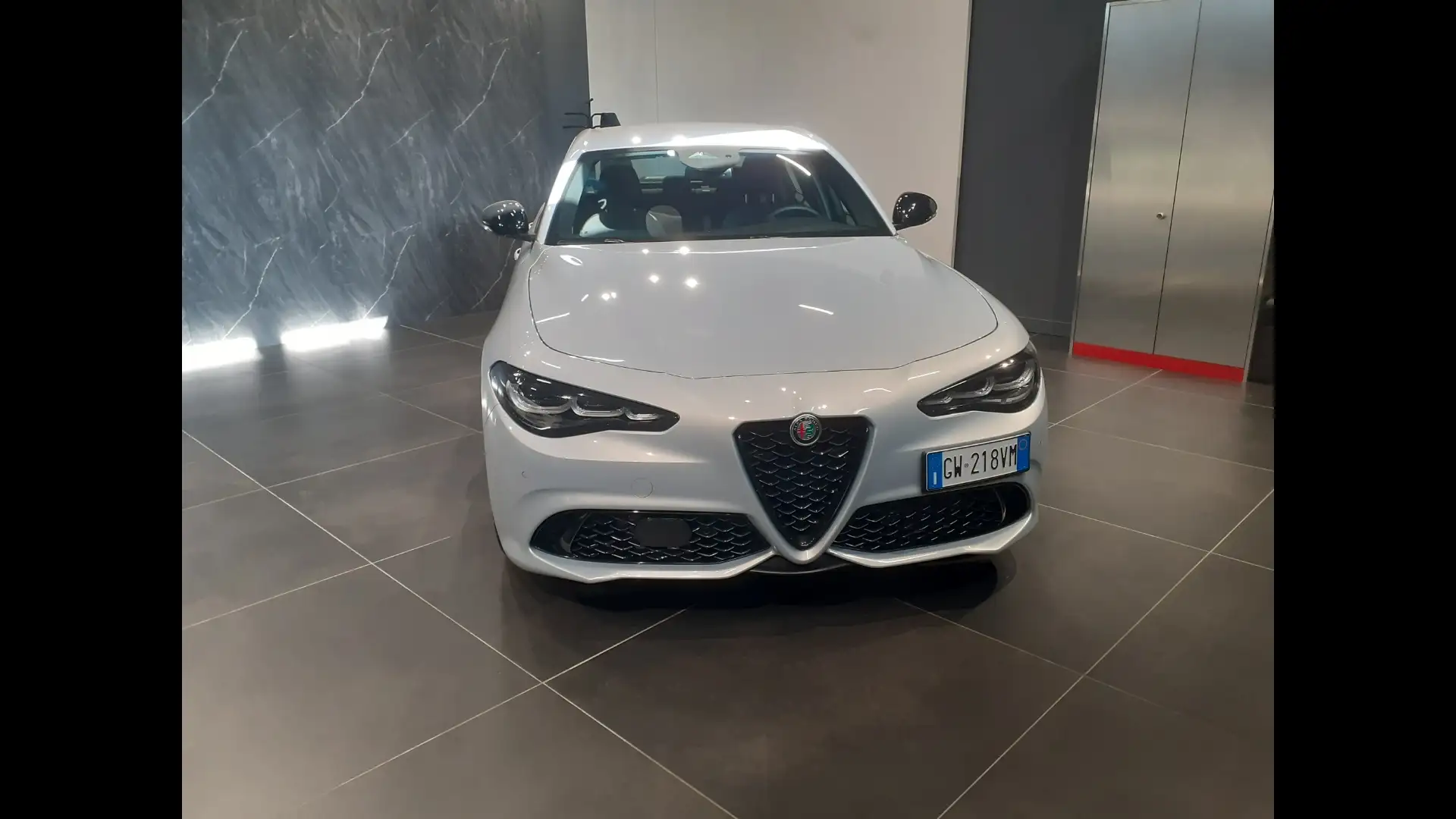 Alfa Romeo Giulia 2.0 Turbo Sprint Gris - 2