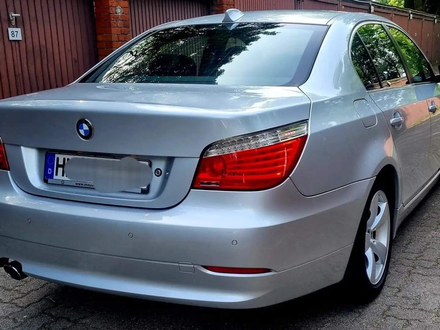 BMW 320 520i /Facelift-Modell / Rentnerfahrzeug Silber - 1