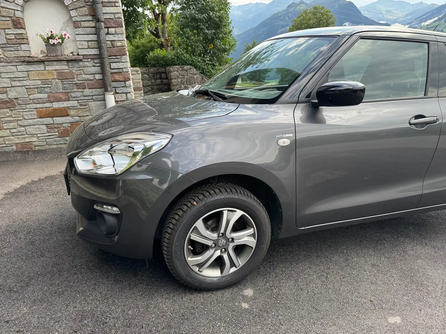 Suzuki Swift Swift 1,2 DualJet Allgrip Shine Shine Grau - 1
