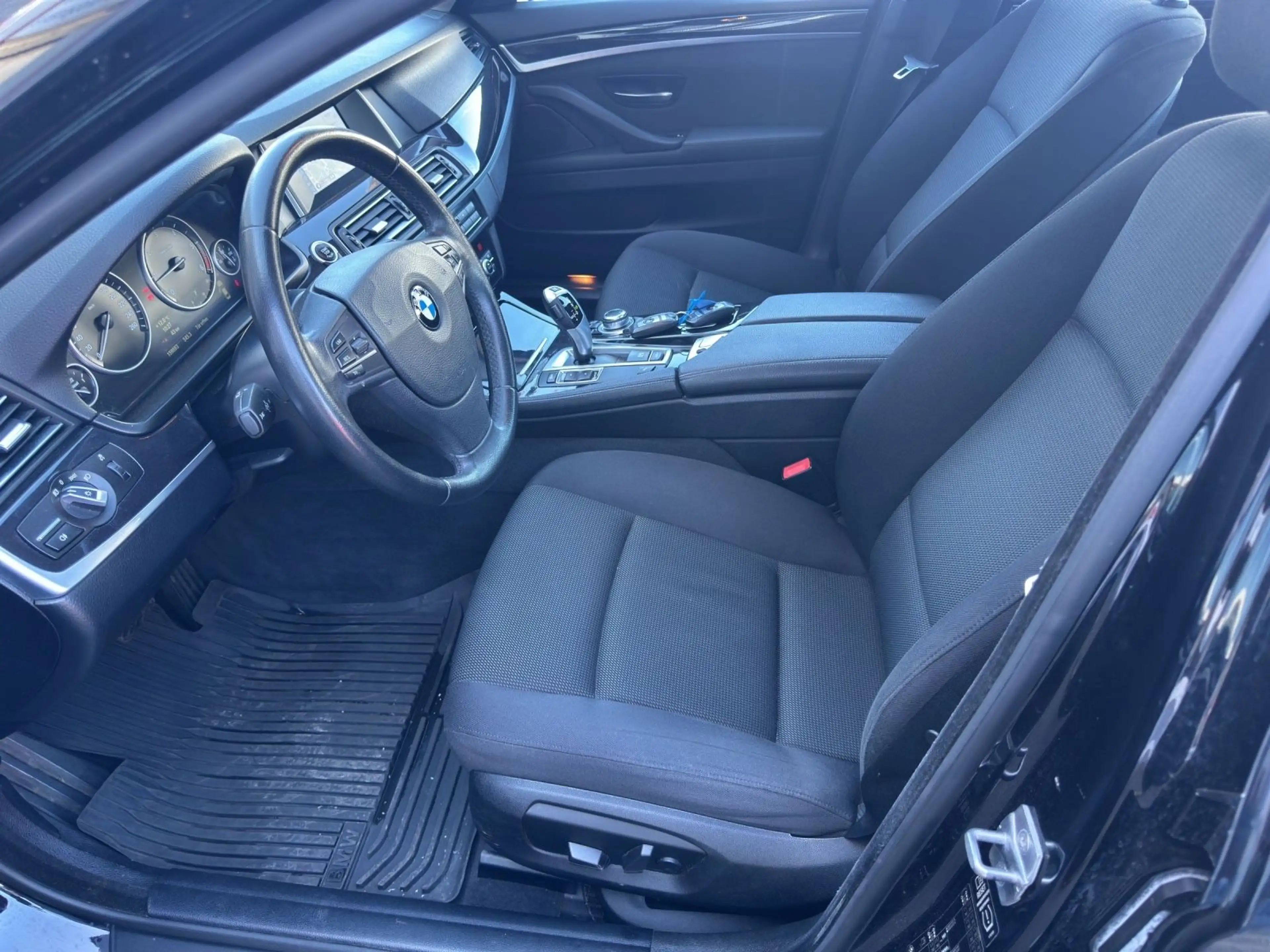 BMW 518 d Limousine — photo 12