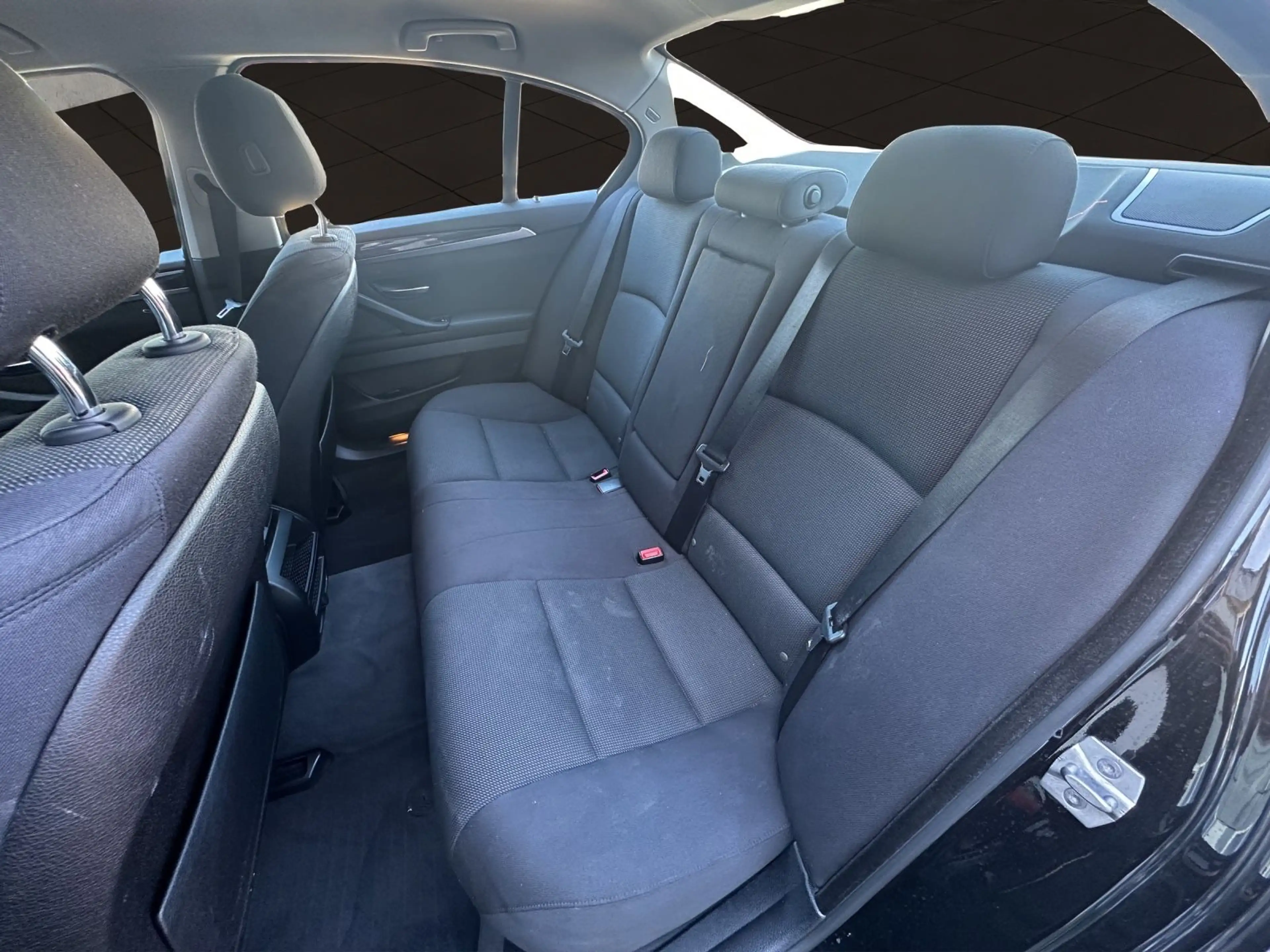 BMW 518 d Limousine — photo 15