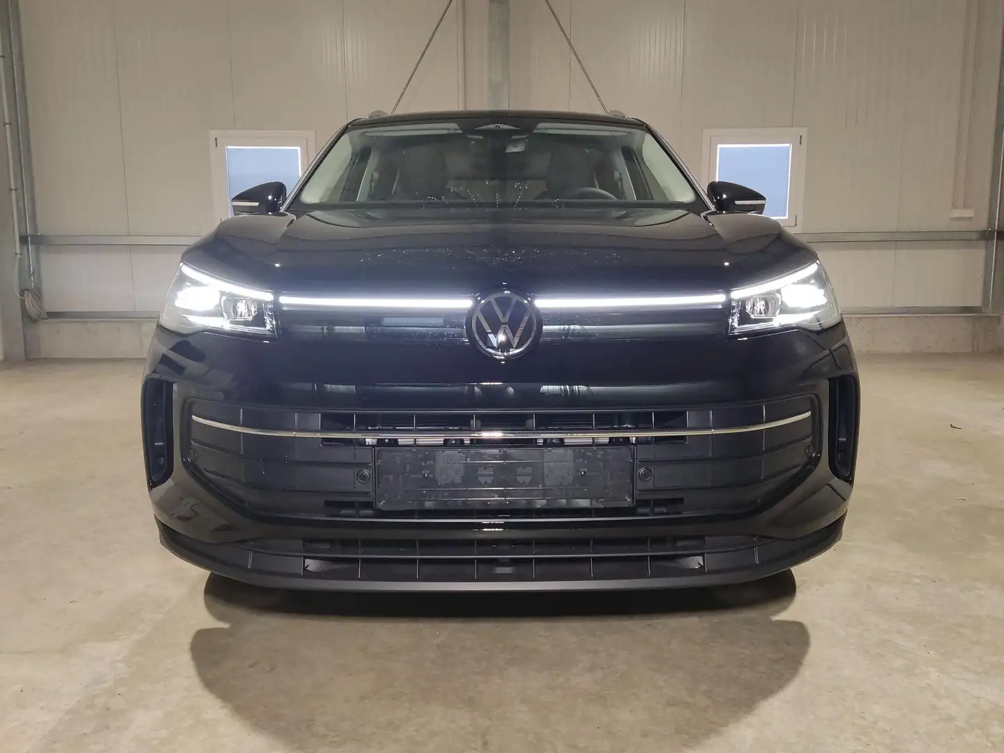 Volkswagen Tiguan Friends 1.5 eTSI DSG Garantie-Anhängerkupplung-... Schwarz - 2