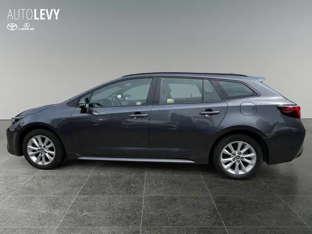 Toyota Corolla view 3