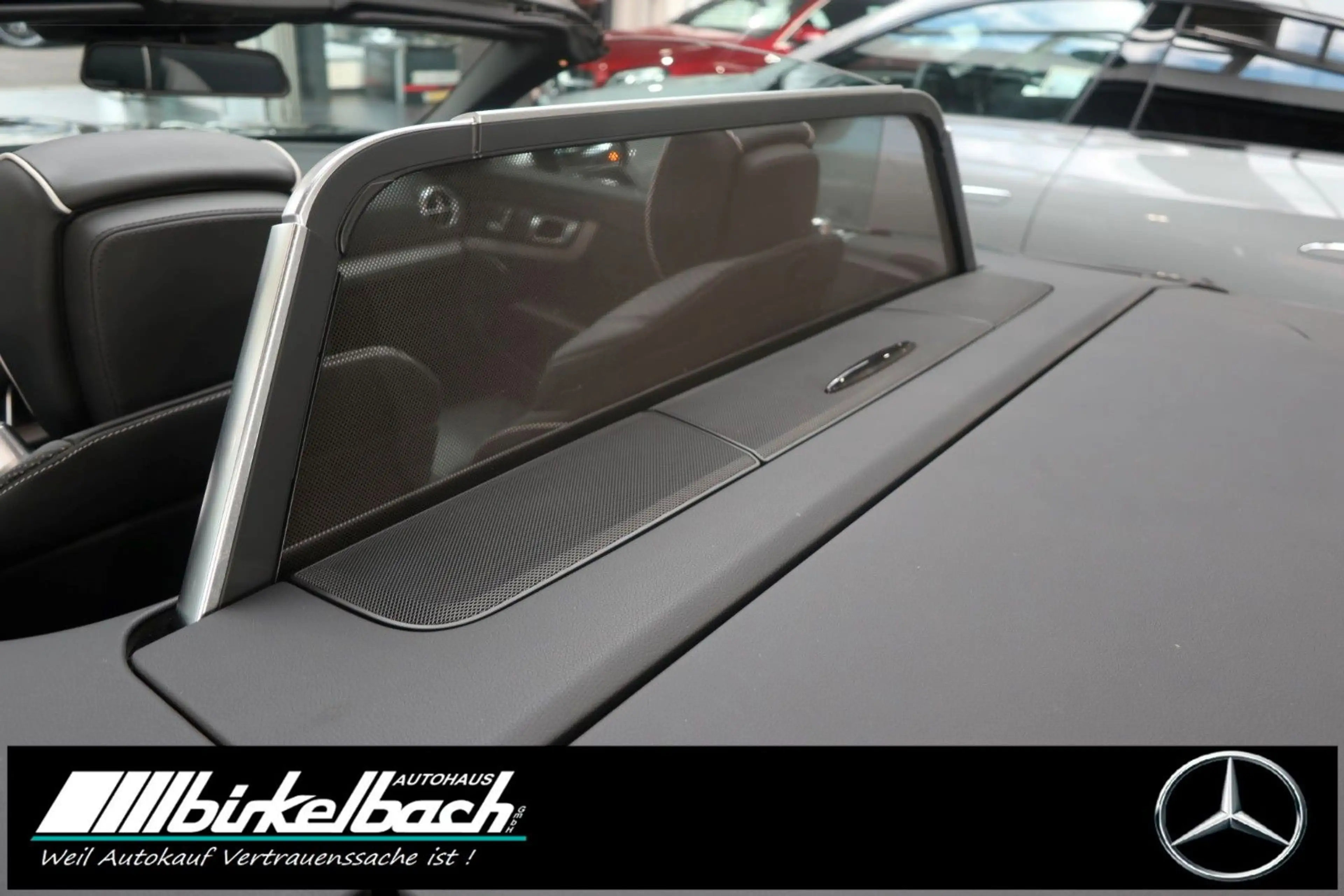 Mercedes-Benz SL 400 AMG Airscarf Sitzklima Pano Ambiente — photo 13