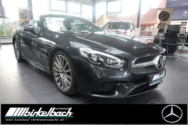 Mercedes-Benz SL view 3