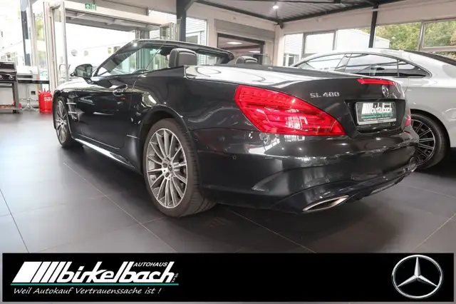 Mercedes-Benz SL view 2