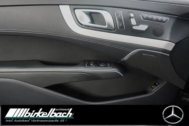 Mercedes-Benz SL view 9
