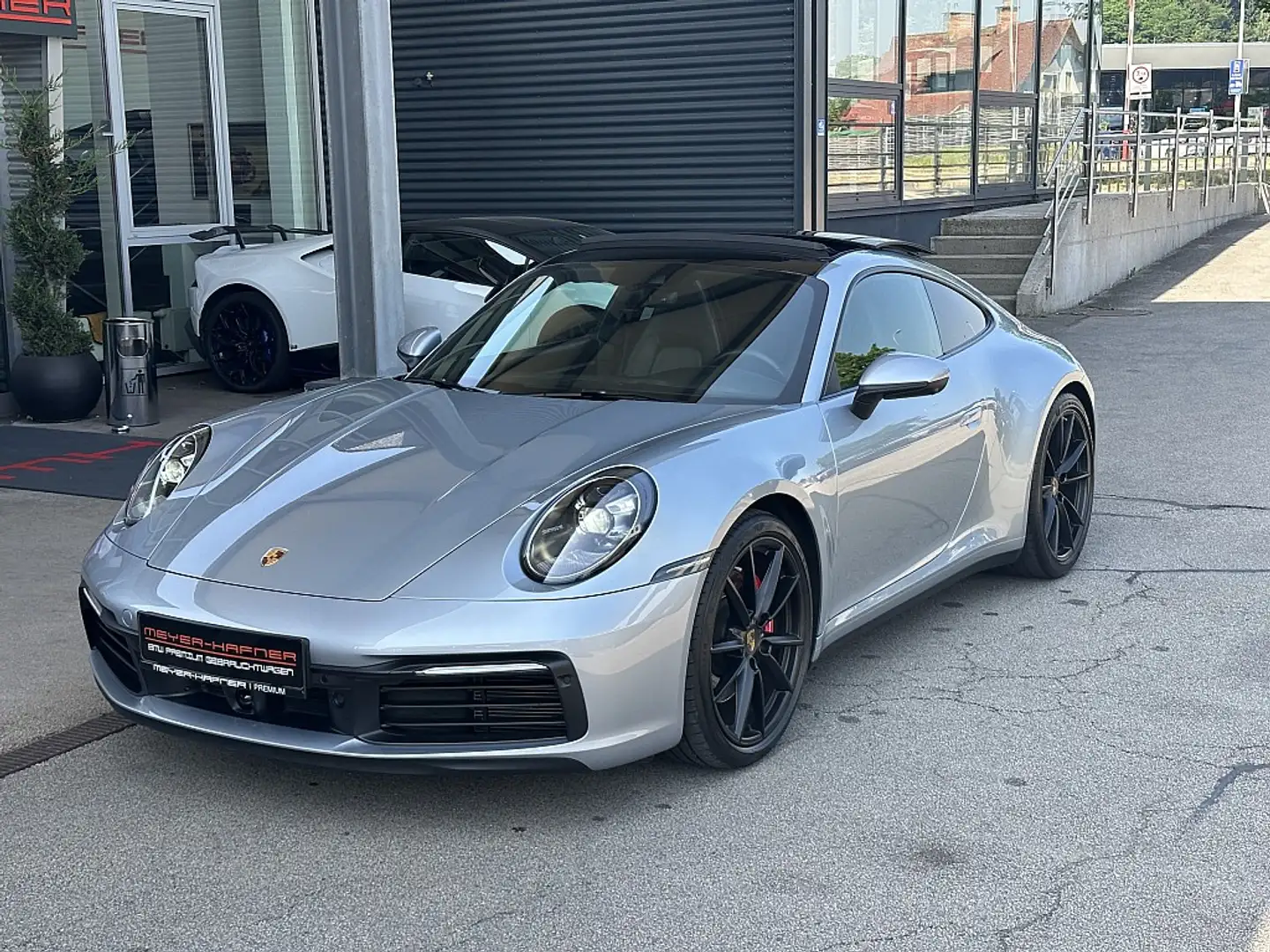 Porsche 911 Carrera 4 Coupe S PDK mit Approved, Service neu... Silber - 1