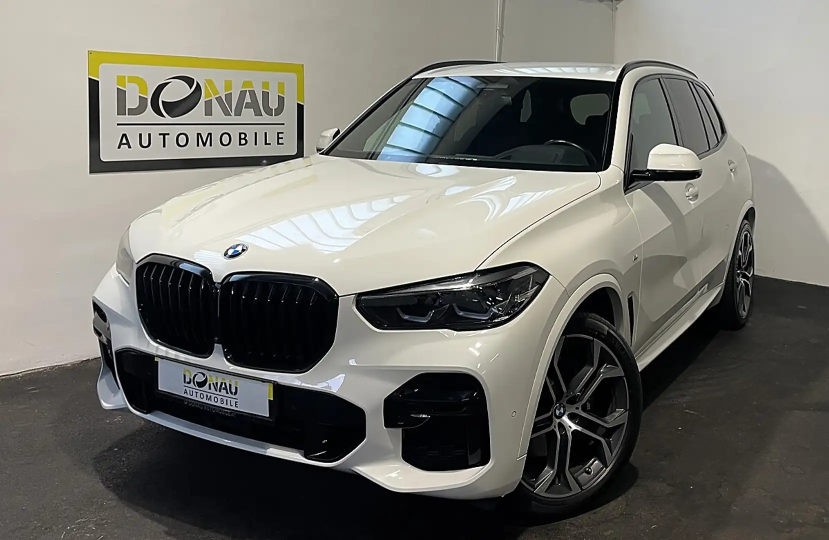 BMW X5 xDrive30d 48V Aut. * M Paket * AHK 3500kg * Weiß - 1