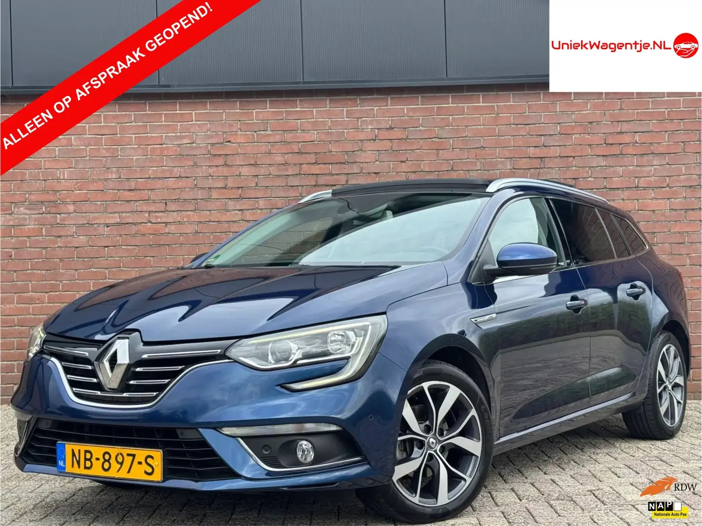 Renault Megane Estate 1.2 Bose | NL-AUTO! | PANO! | LEDER! Blau - 1