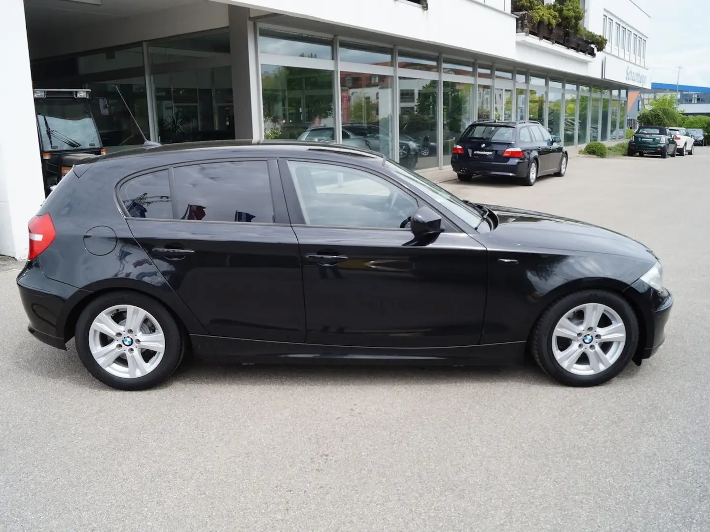 BMW 120 120d 5-Türer *BMW-Portable Navigation*TURBO NEU Schwarz - 2