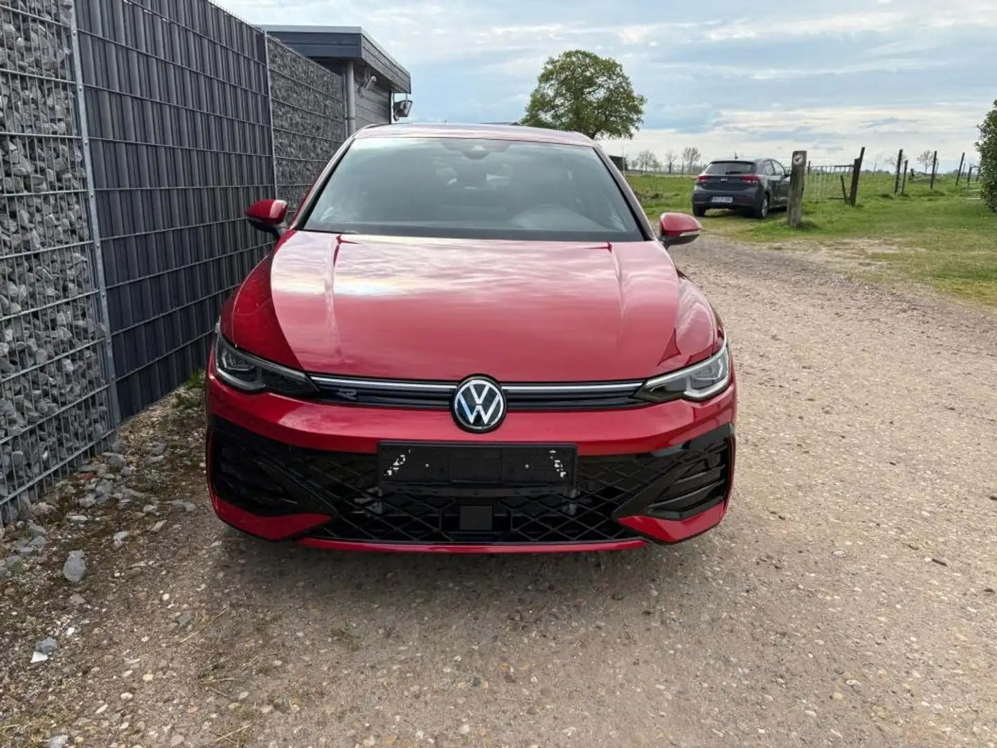 Volkswagen Golf 1.5 TSI R-Line Limited 18" Keyless 110 kW (150... Rot - 1
