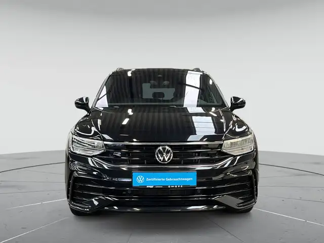 Volkswagen Tiguan view 2