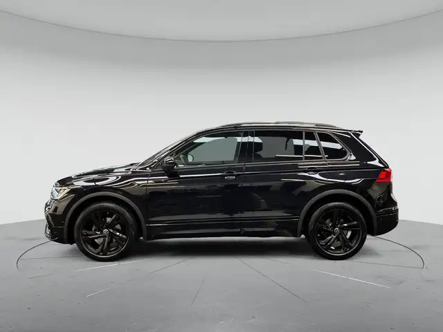Volkswagen Tiguan view 3