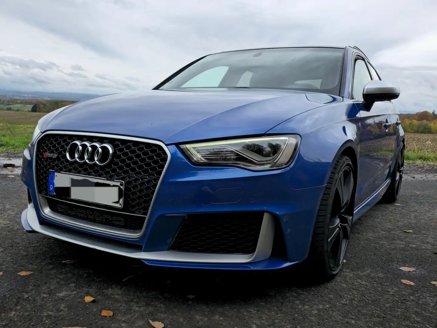 Audi RS3 Sportback S tronic Blau - 1