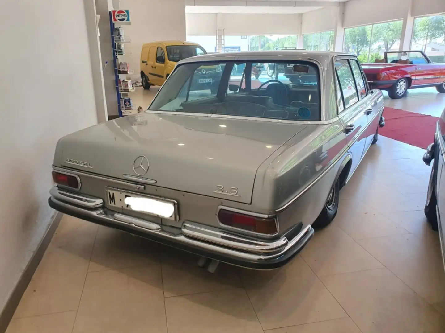 Mercedes-Benz 300 SEL 3.5 (109) Grau - 2