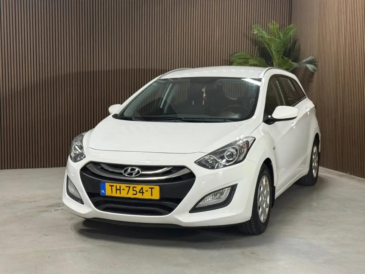 Hyundai i30 Wagon 1.4 Garantie, nieuw ketting Wit - 2