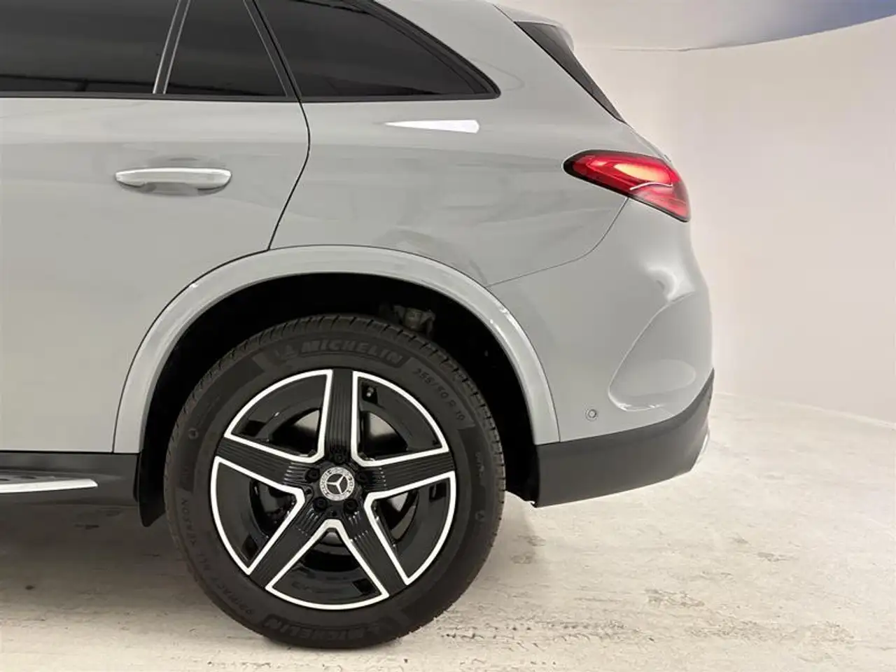 Mercedes-Benz GLC снимка Mercedes-Benz GLC