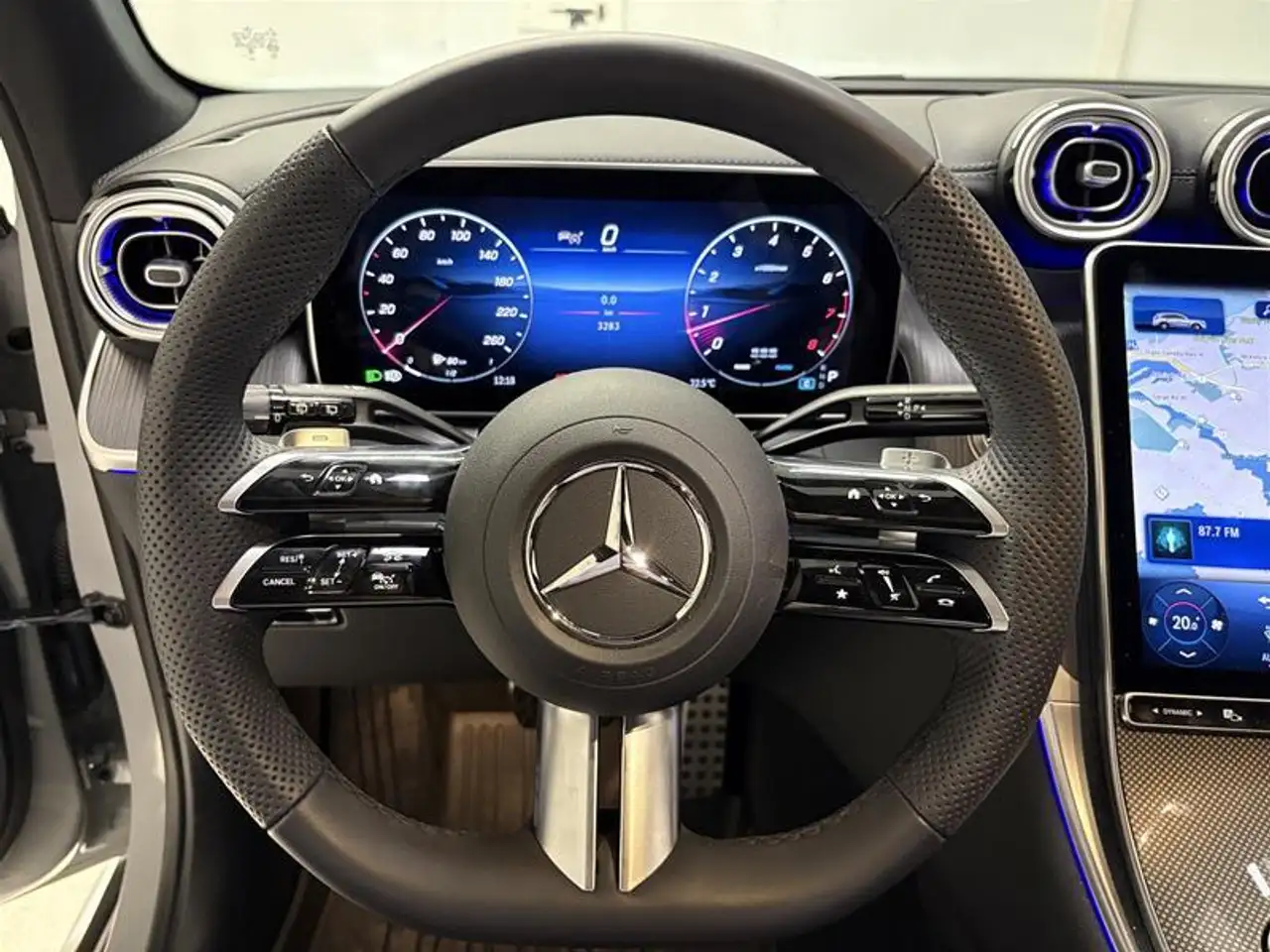 Mercedes-Benz GLC снимка Mercedes-Benz GLC