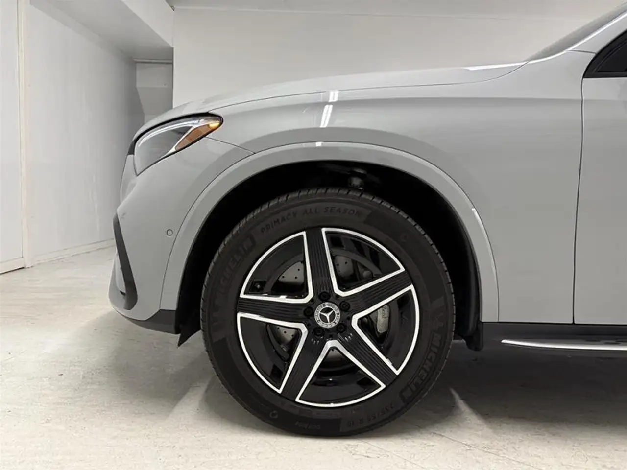 Mercedes-Benz GLC снимка Mercedes-Benz GLC