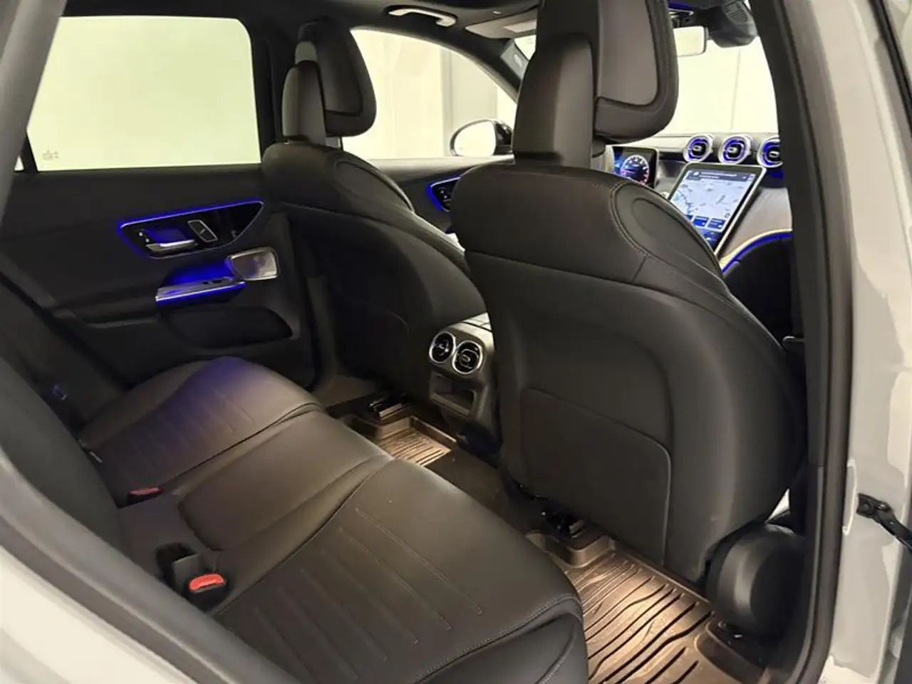 Mercedes-Benz GLC снимка Mercedes-Benz GLC