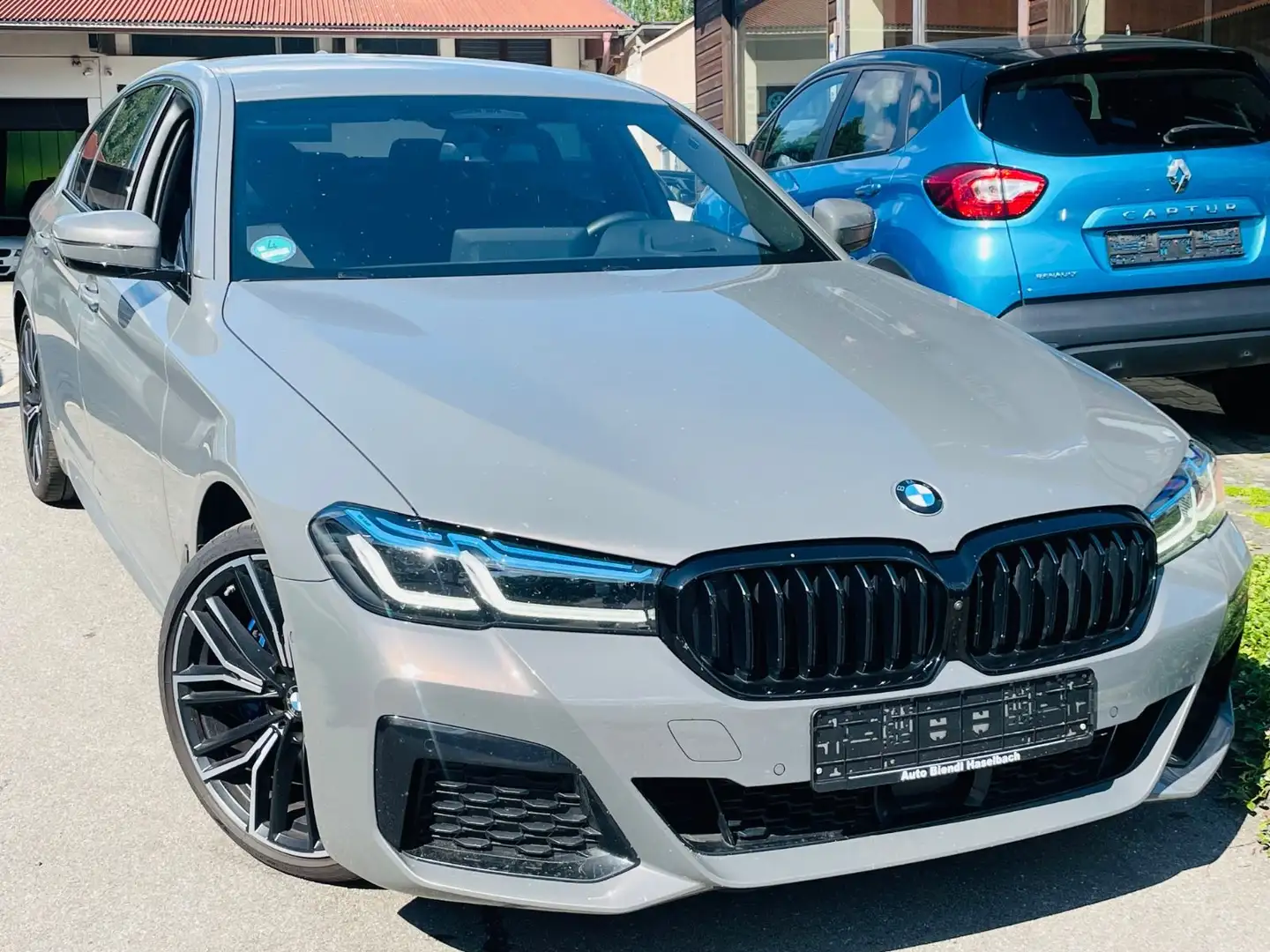BMW 530 i xDrive M Sport Paket NP 82.000 Laser AHK Grau - 1