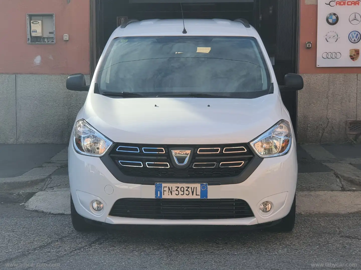 Dacia Lodgy 1.6 100 CV S&S GPL 7 posti Essential Blanc - 2