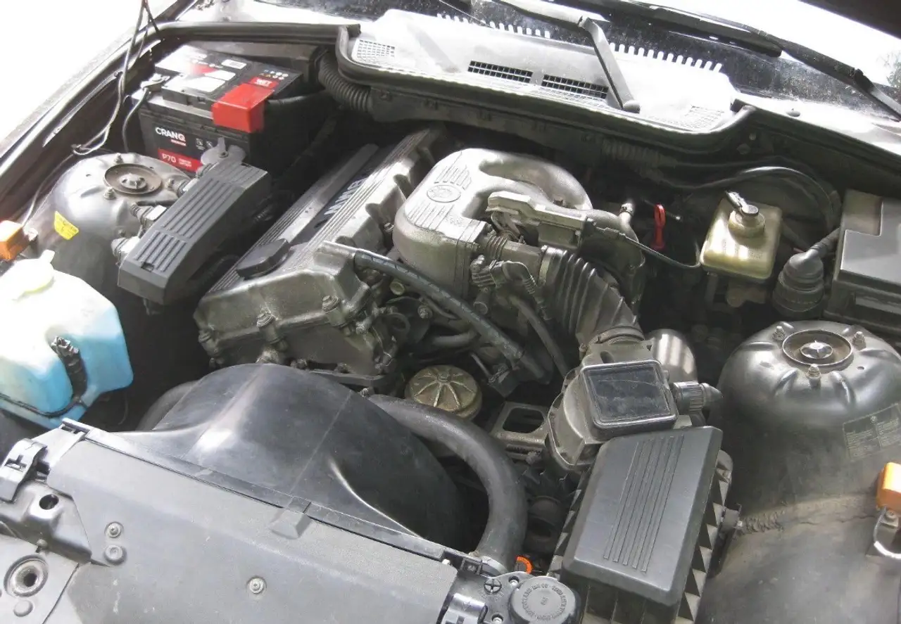 BMW 318is, foto 7