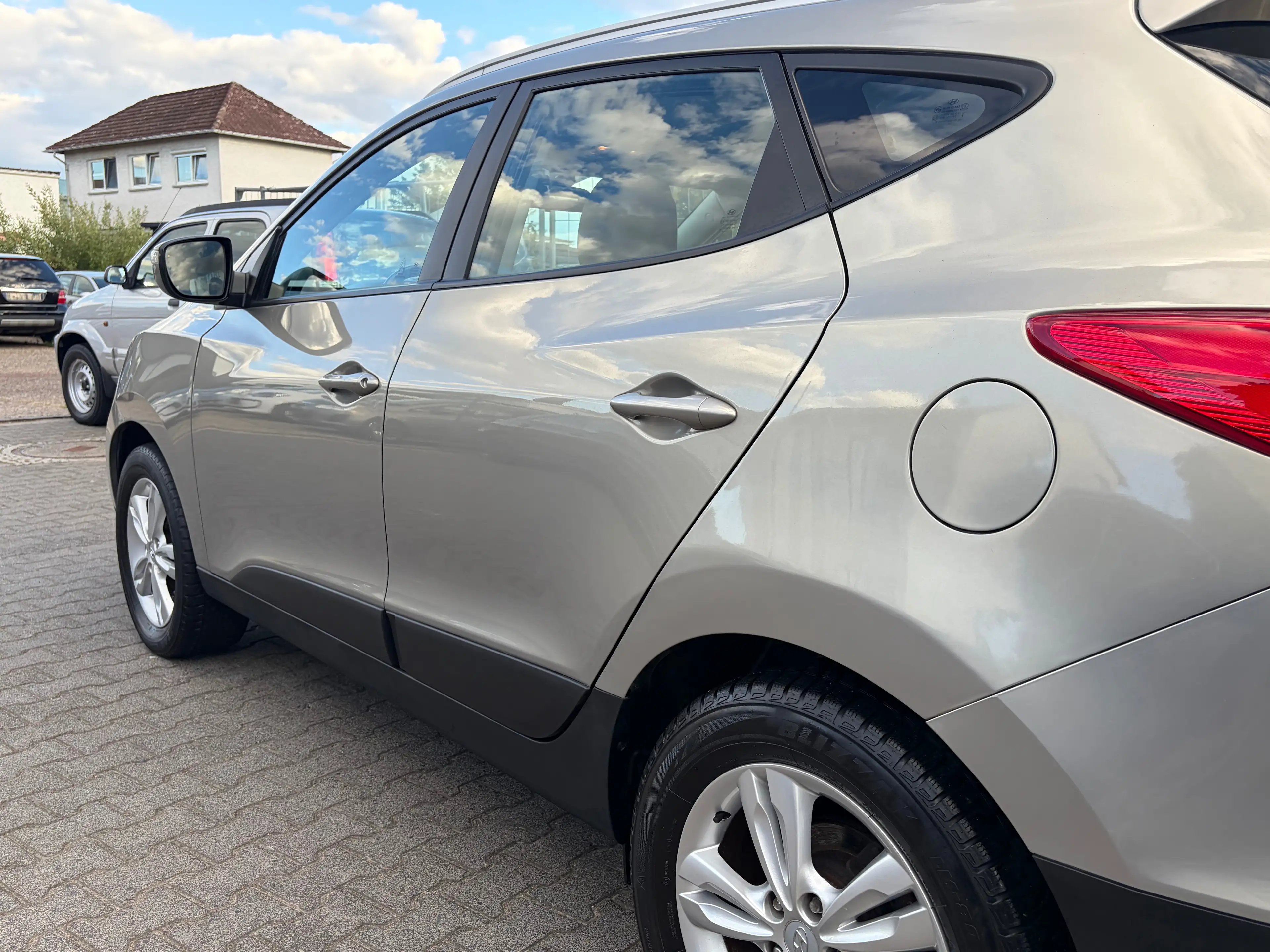 Hyundai iX35 Style 2WD*Automatik*HU/AU Neu*T.Leder* — photo 6