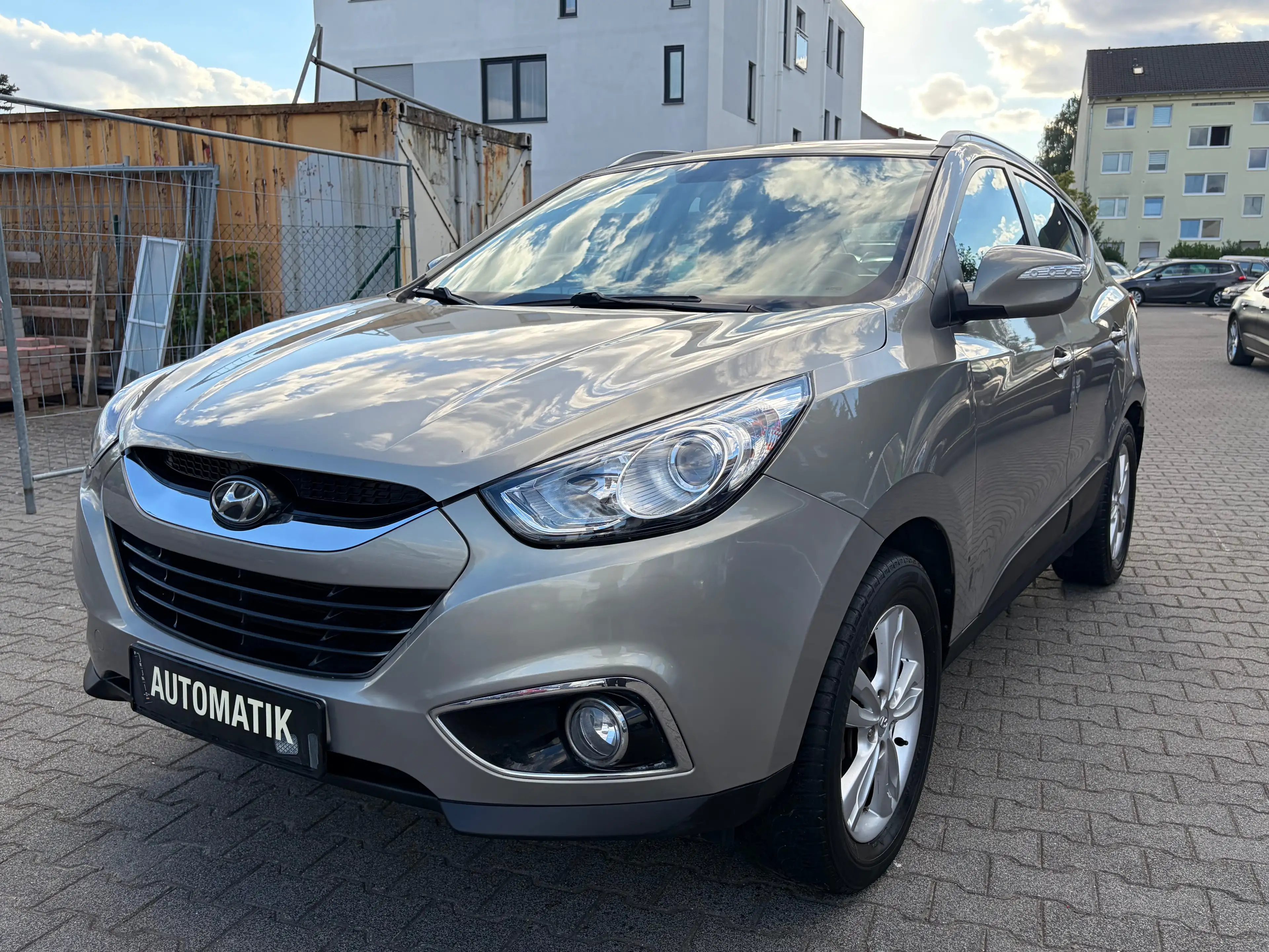 Hyundai iX35 Style 2WD*Automatik*HU/AU Neu*T.Leder*