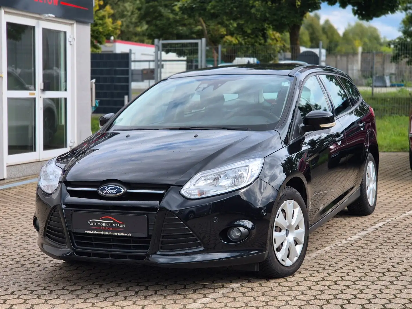 Ford Focus 1.6 Ti-VCT Trend Turnier 1. Hand Klima PDC Schwarz - 1