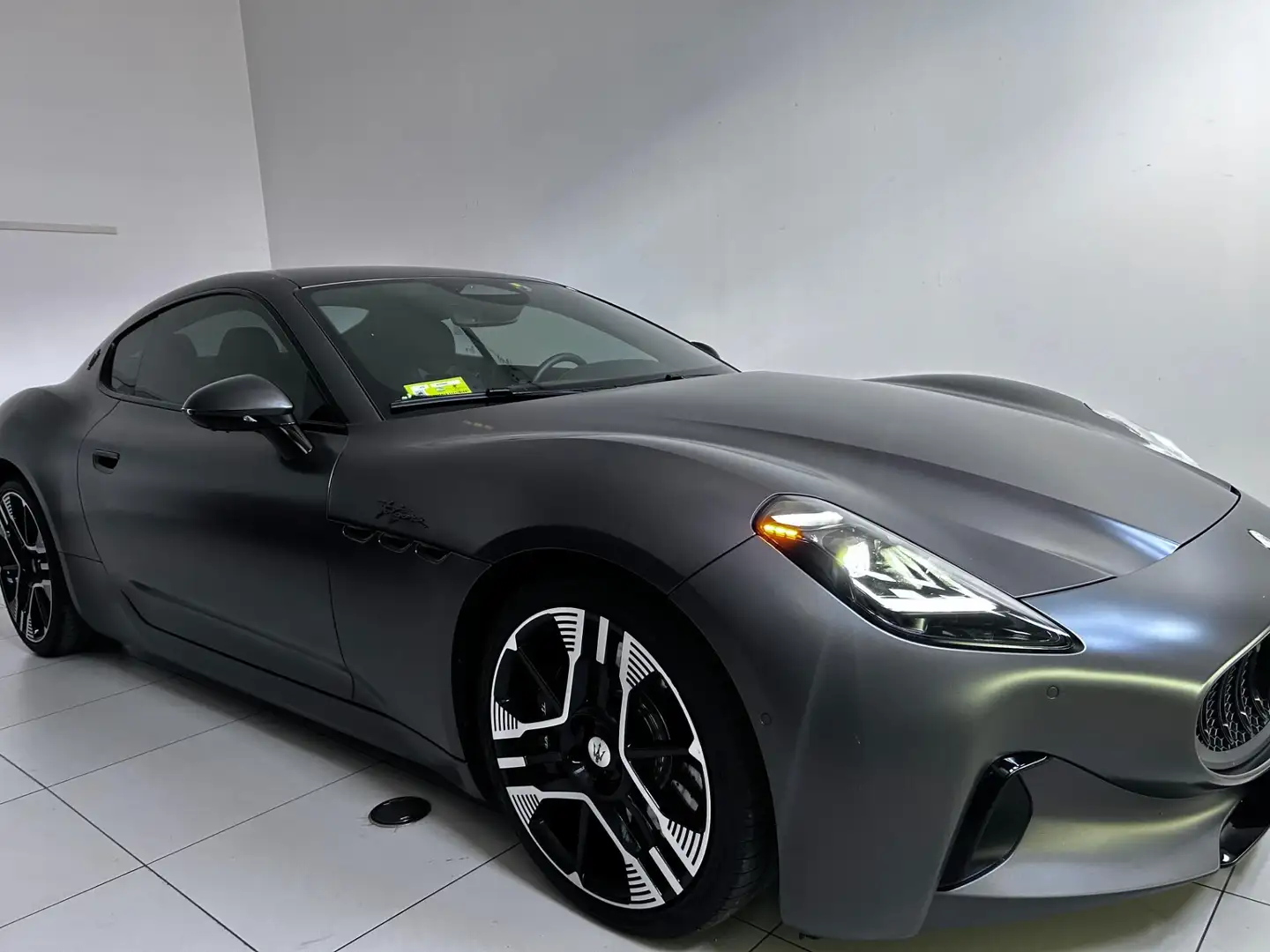 Maserati GranTurismo Folgore Gri - 1
