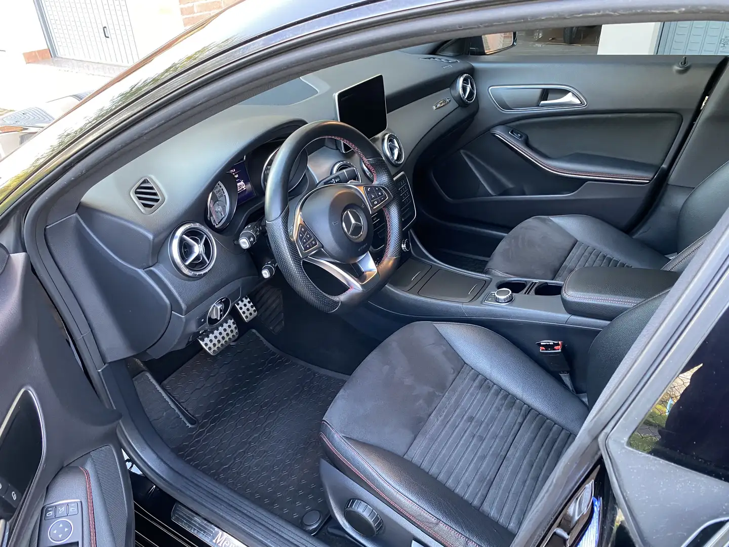 Mercedes-Benz CLA 200 Shooting Brake d (cdi) Premium auto - 2