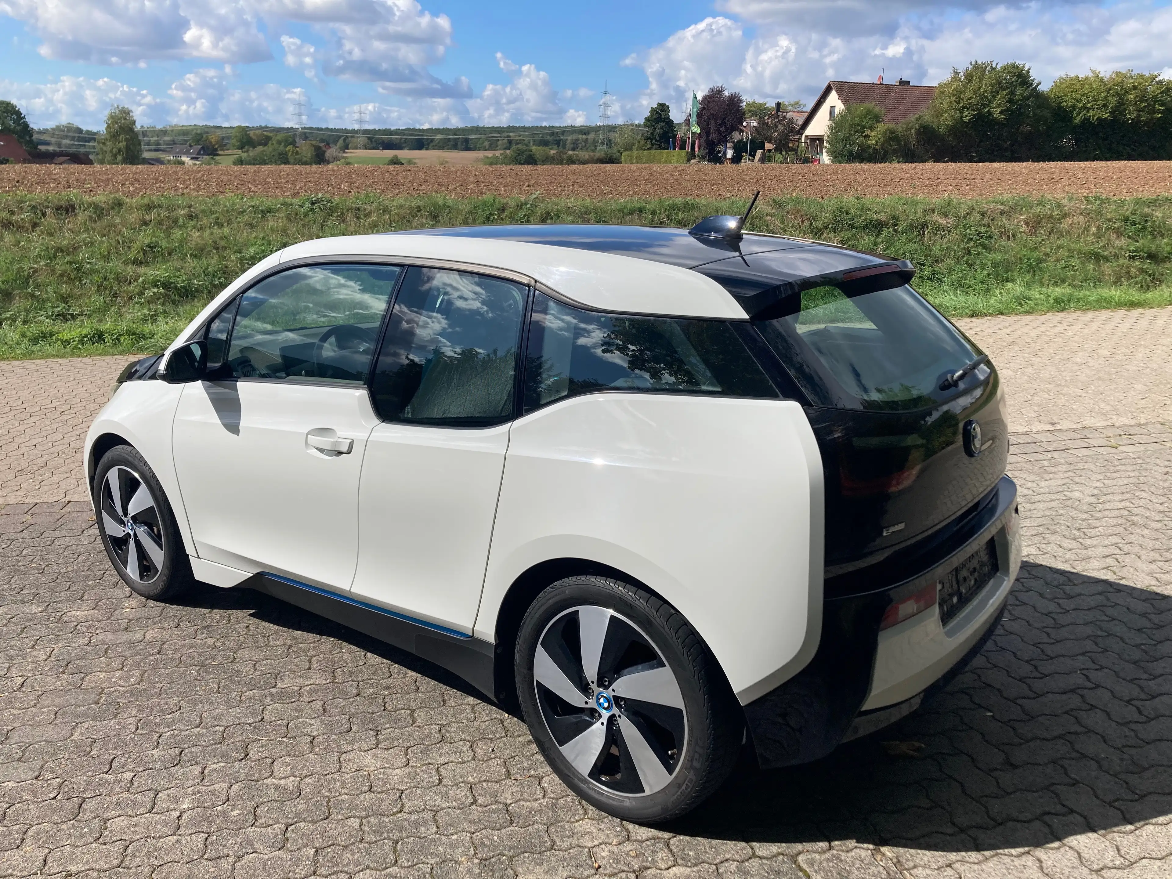 BMW i3 REX — photo 12