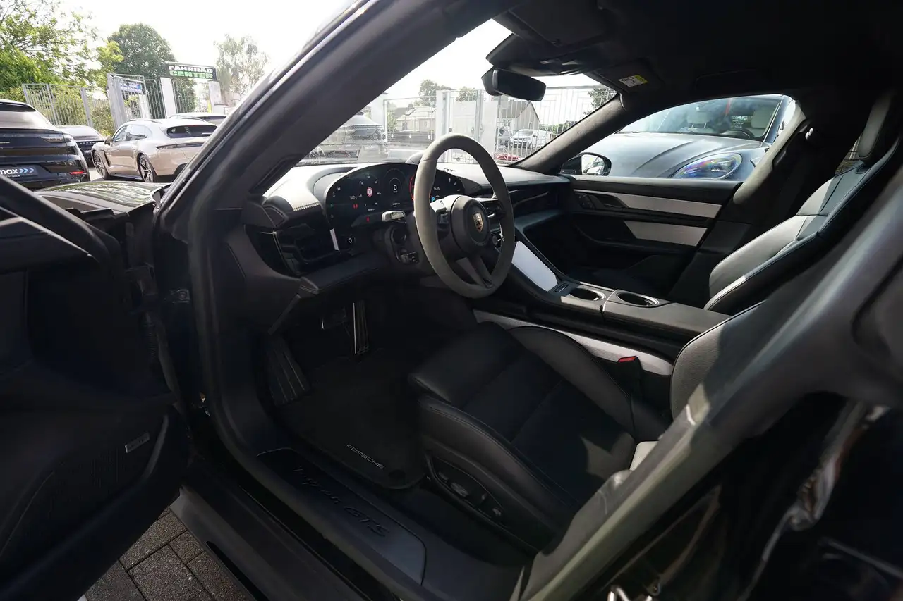 Porsche Taycan GTS Sport Turismo INDIVIDUAL DUNKELOLIVE MET., миниатюра 19