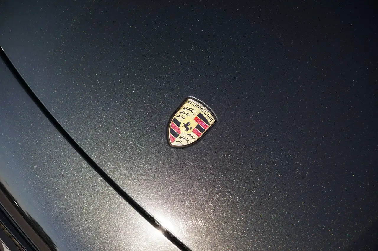 Porsche Taycan GTS Sport Turismo INDIVIDUAL DUNKELOLIVE MET., миниатюра 11
