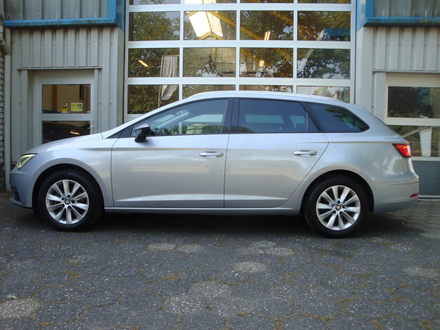 SEAT Leon ST 1.4 TSI X-PERIENCE / Trekhaak Grijs - 2