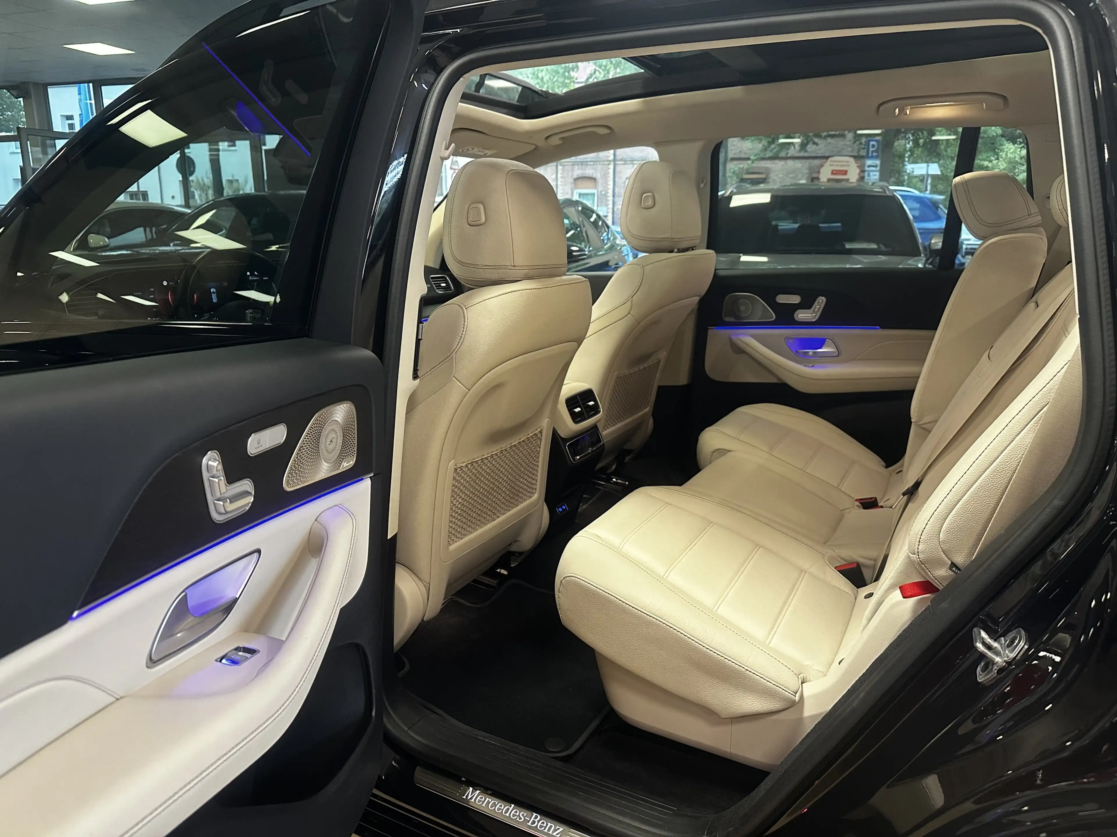 Mercedes-Benz GLS 450 AMG*Airmatic*Pano*Burmester*AHK*SHZ+BLÜ — photo 9