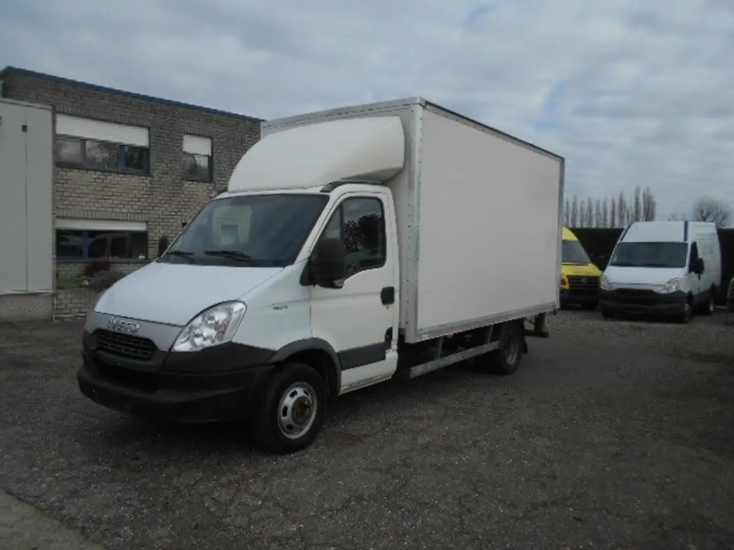Iveco Daily 3.0 koffer 4.10 lang++ airco++laadbrug 750 kg++ Wit - 1