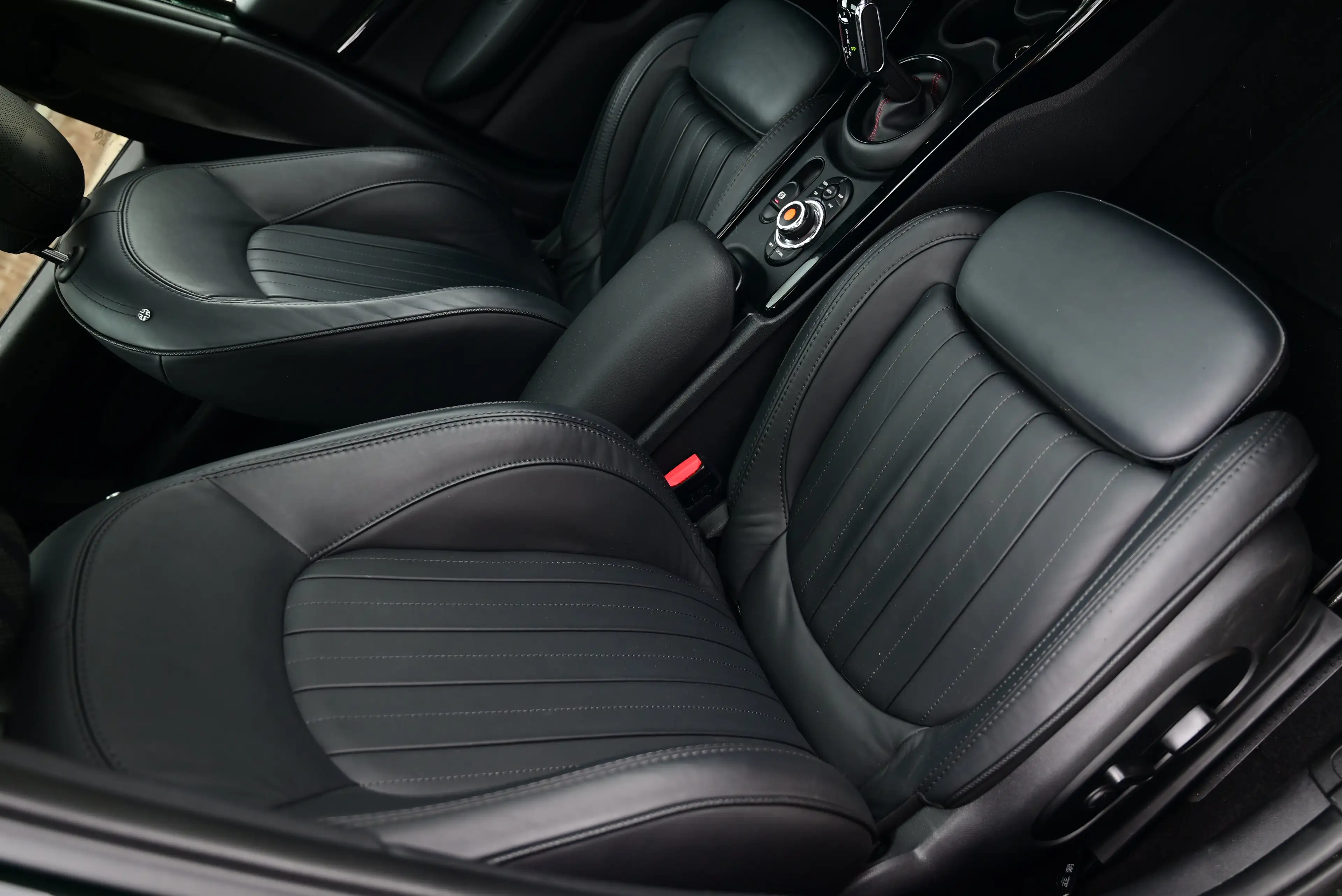 MINI John Cooper Works Clubman ALL4 AUT / LOUNGE LEATHER / SUNROOF / ELEK SEATS — photo 14