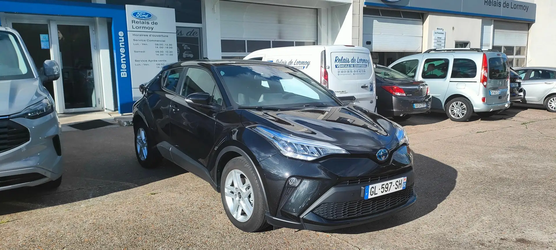 Toyota C-HR Hybride 1.8 122h 2WD E-CVT Dynamic Business Noir - 2