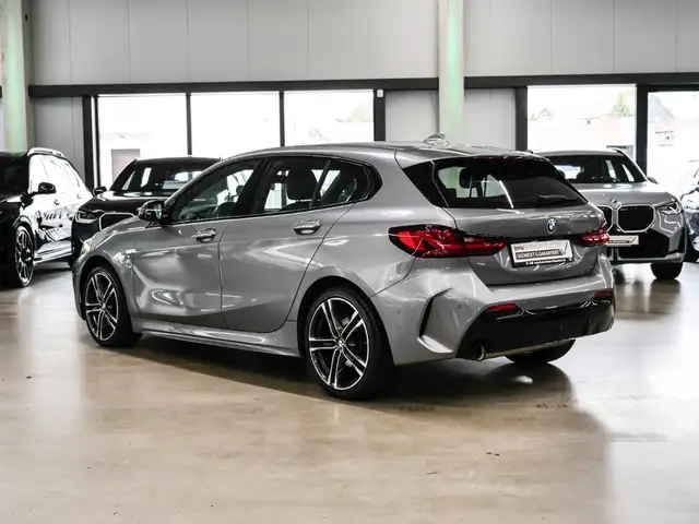 BMW 1 Series view 2