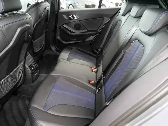 BMW 1 Series view 11