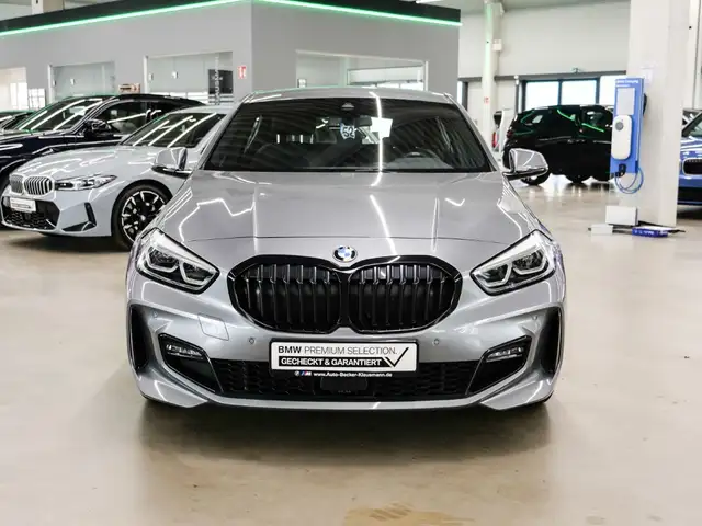 BMW 1 Series view 3