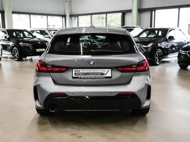 BMW 1 Series view 5
