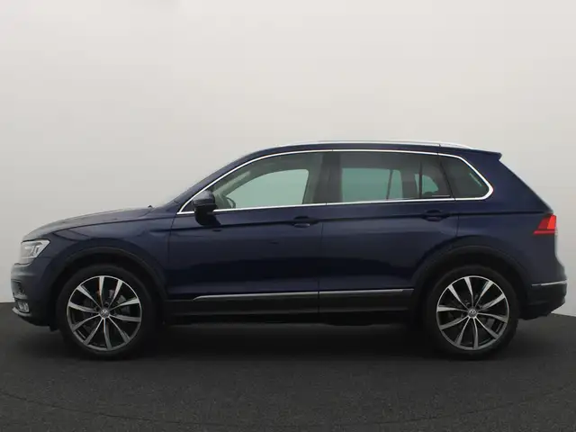 Volkswagen Tiguan view 2