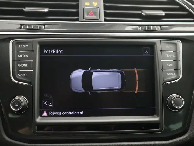 Volkswagen Tiguan view 12